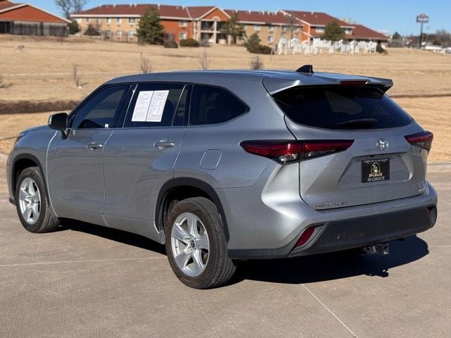 2022 Toyota Highlander LE