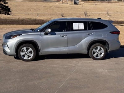 2022 Toyota Highlander LE