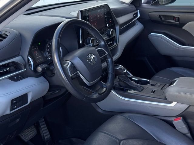 2022 Toyota Highlander LE